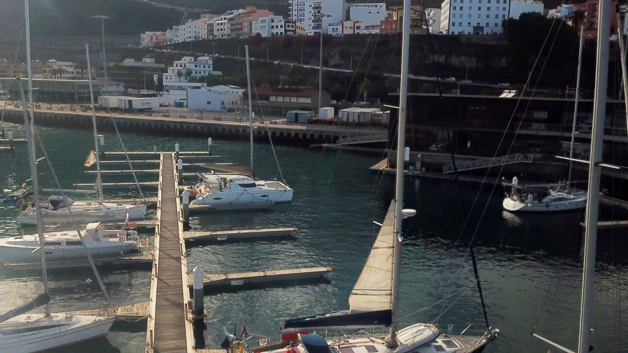 La palma Marina Santa Cruz