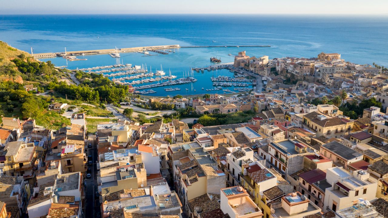 Which Marina is the closest to the Aeolian Islands Sicly?