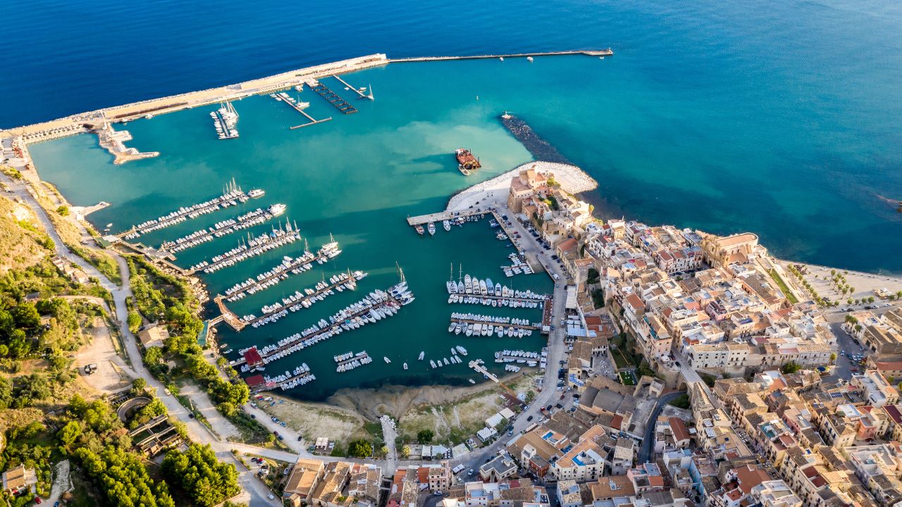 Which Marina is the closest to the Aeolian Islands Sicly?