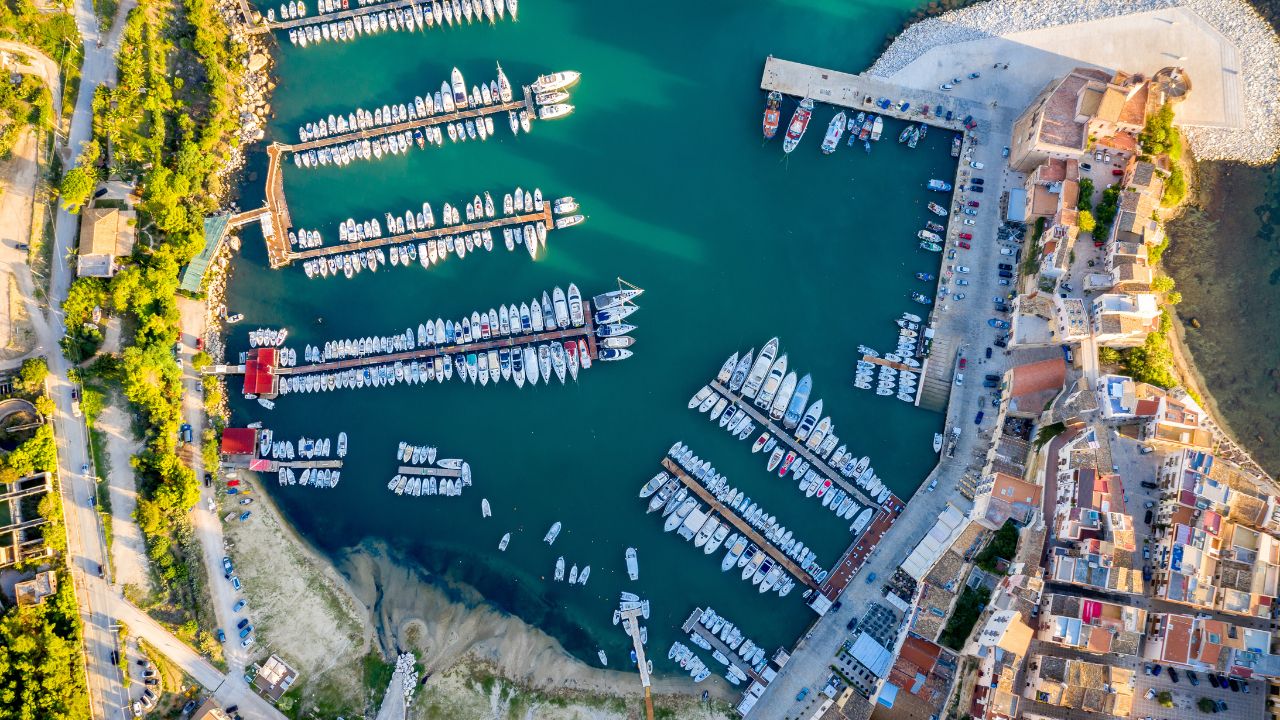 Which Marina is the closest to the Aeolian Islands Sicly?