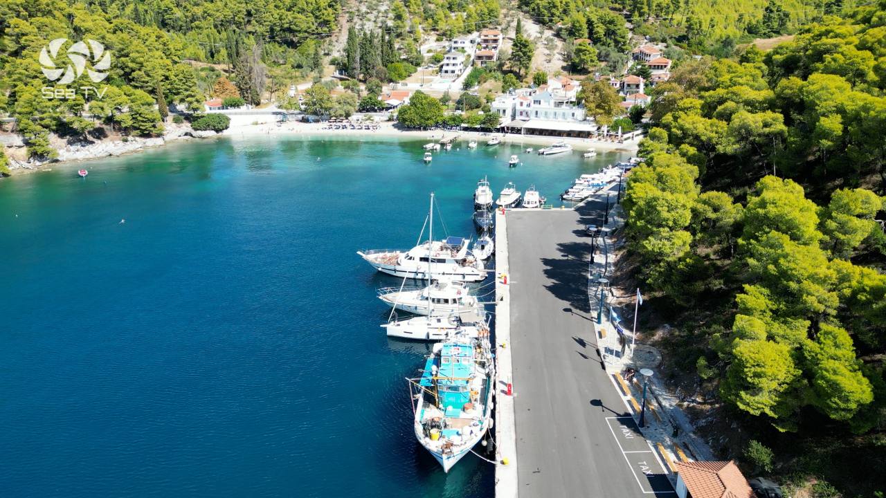 Port Agnontas (Bay Agnontas) best anchorages Skopelos Greece