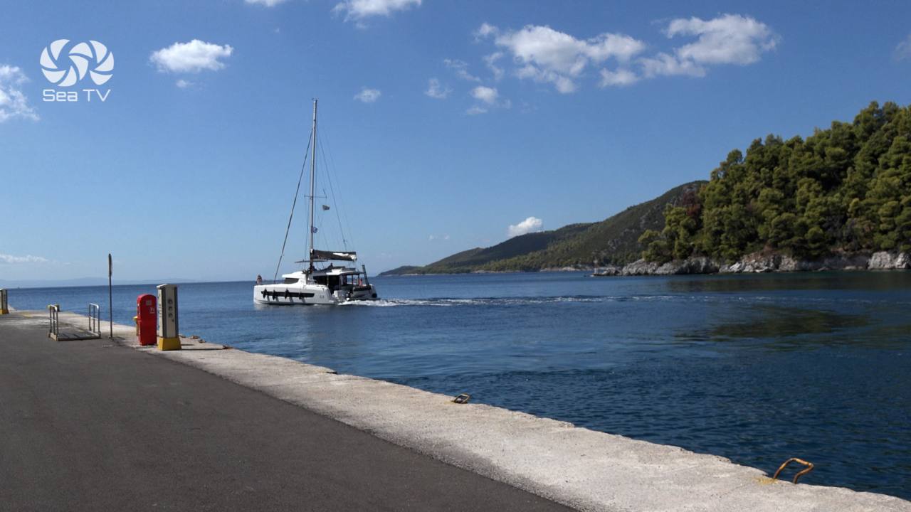 Port Agnontas (Bay Agnontas) best anchorages Skopelos Greece