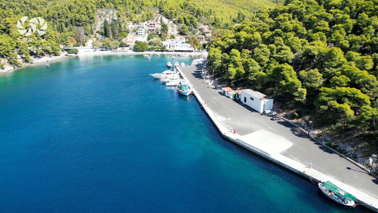 Port Agnontas (Bay Agnontas) best anchorages Skopelos Greece